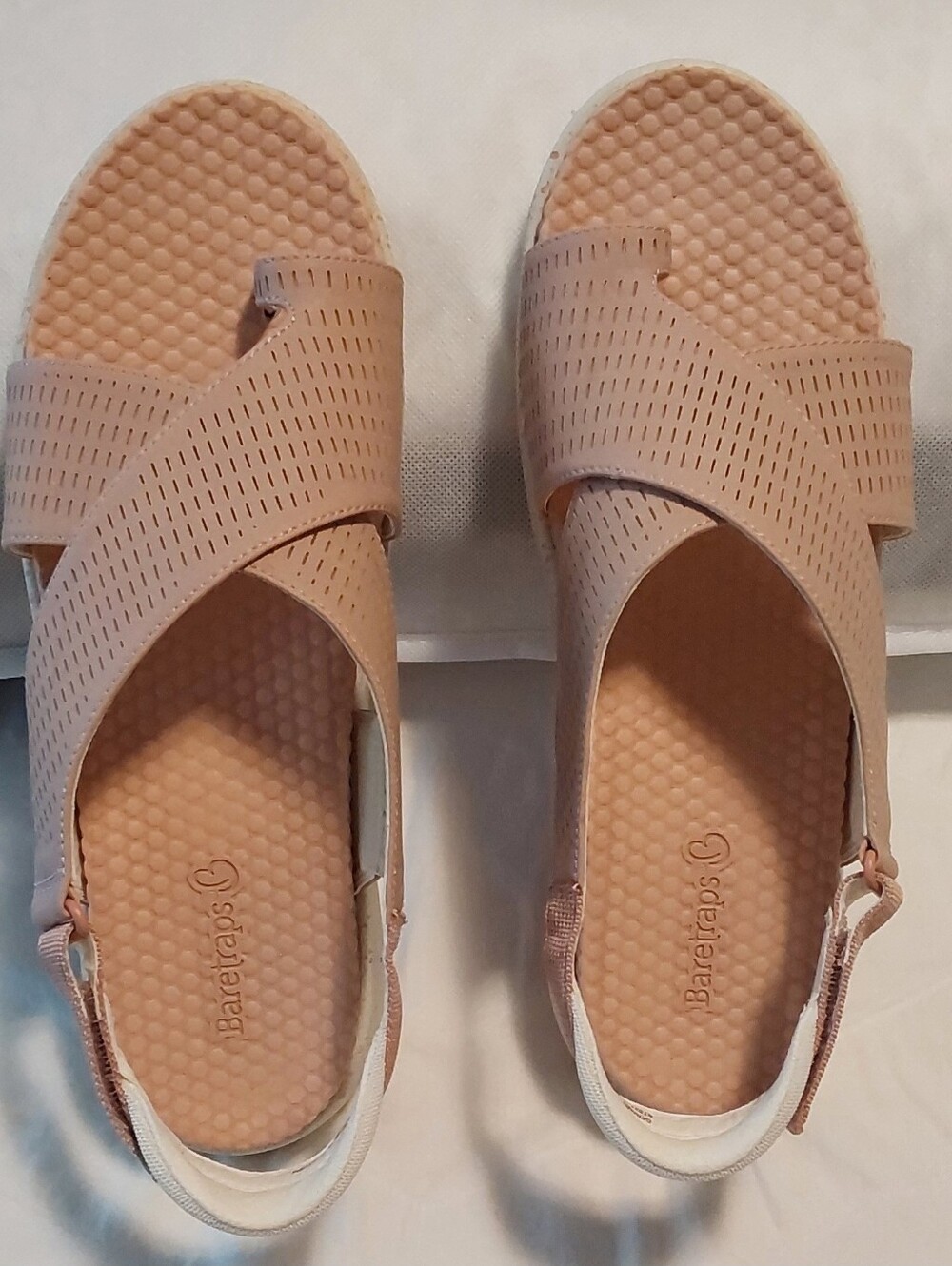 BareTraps Blush/Pink Leather Cross-Strap w/Toe Slot Sandals Size 10M
